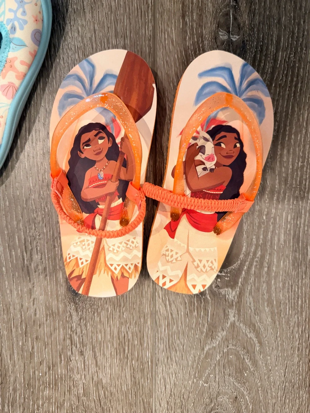 Disney—Water shoe and flip flop bundle. Size toddler 9/10